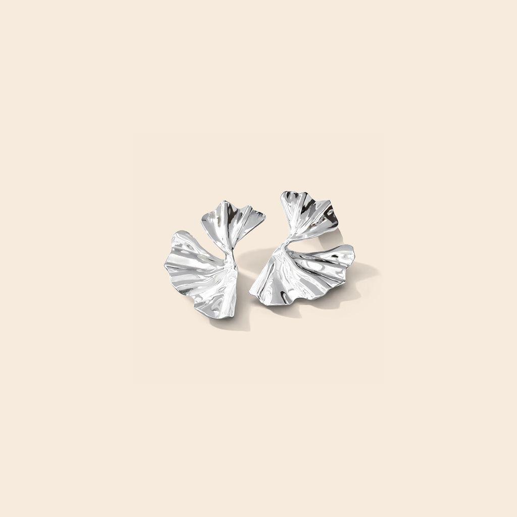 Boucles d'oreilles argentées feuilles ginkgo ondulées
