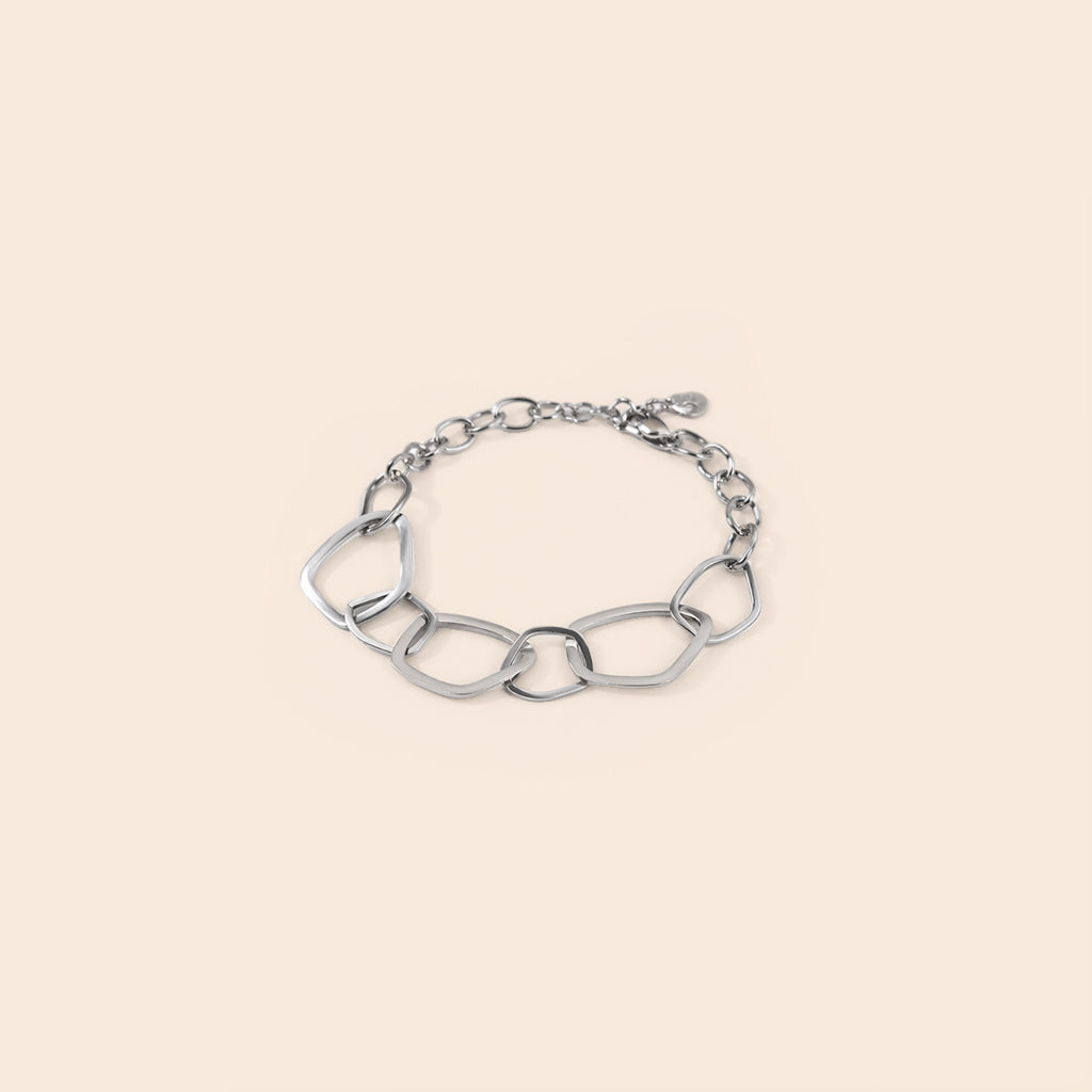Bracelet chaîne argentée anneaux irréguliers