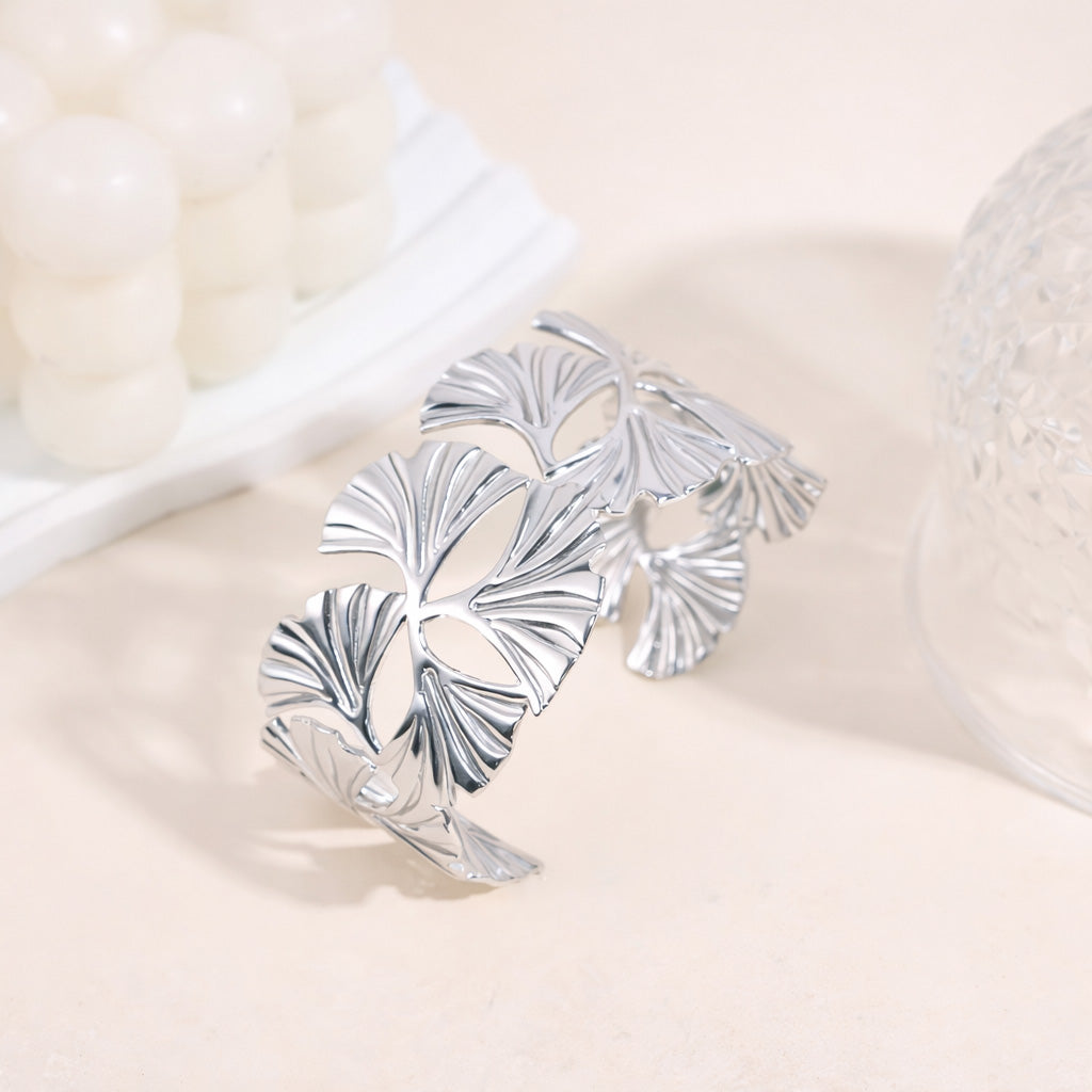 Bracelet manchette argenté motif feuilles ginkgo
