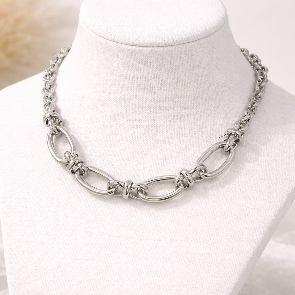 Collier argenté larges maillons et noeuds