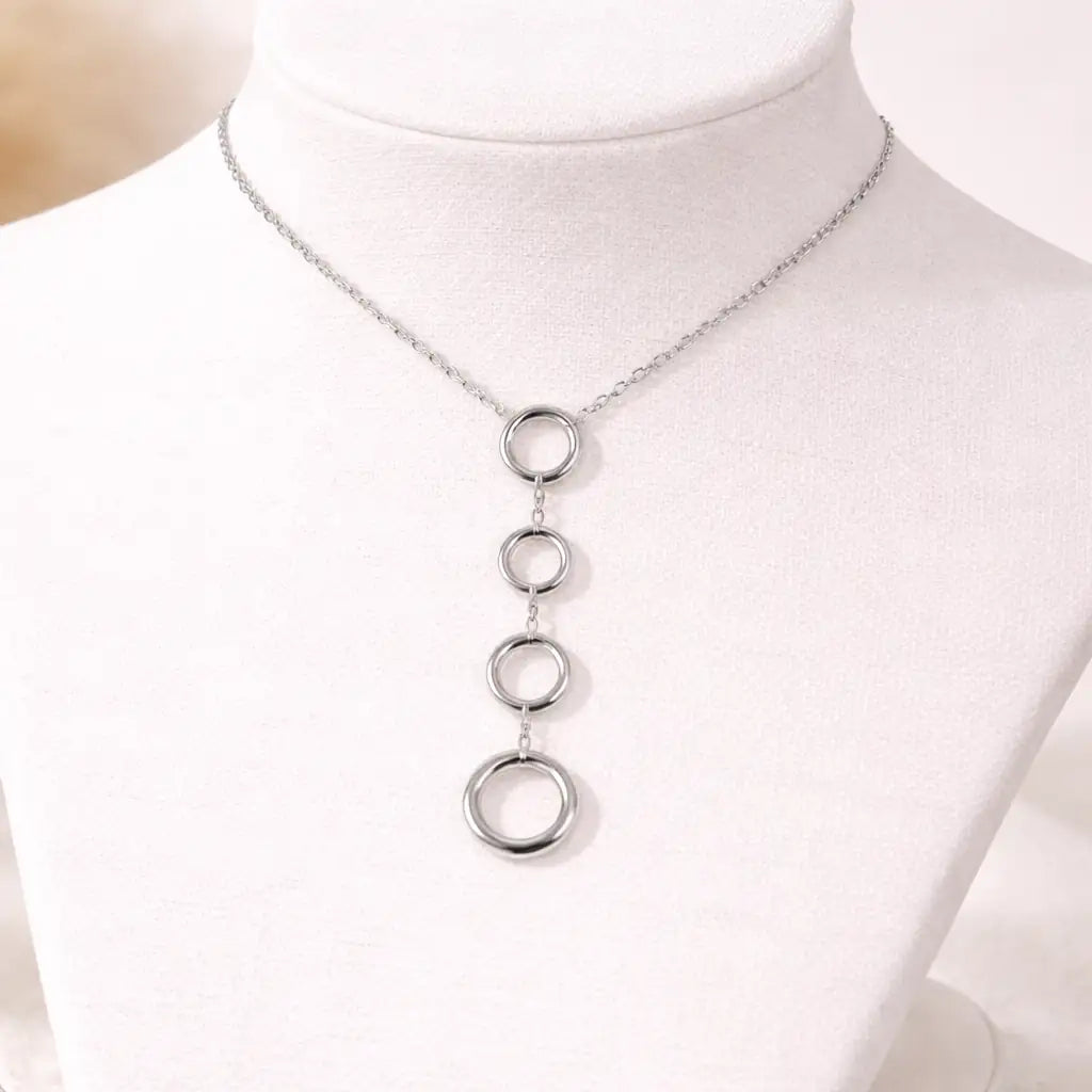 Collier chaîne argentée 4 cercles